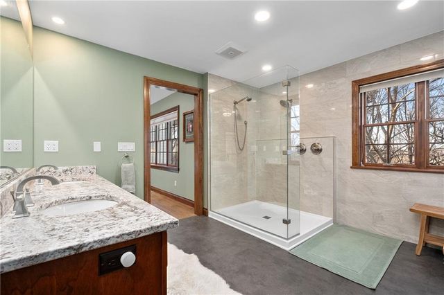 1520 Knollwood Trail, Altoona, WI 54720