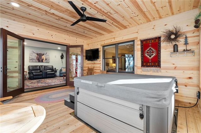 1520 Knollwood Trail, Altoona, WI 54720