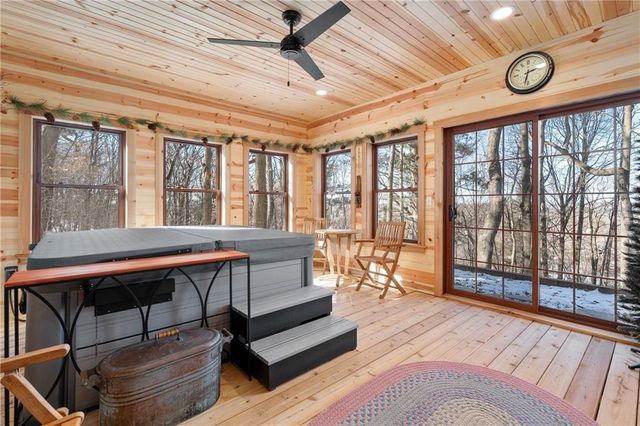 1520 Knollwood Trail, Altoona, WI 54720