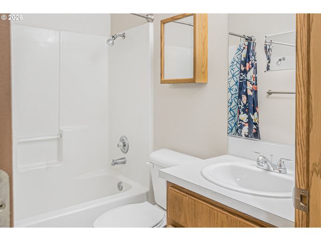 15814 Ne 69TH St, Vancouver, WA 98682