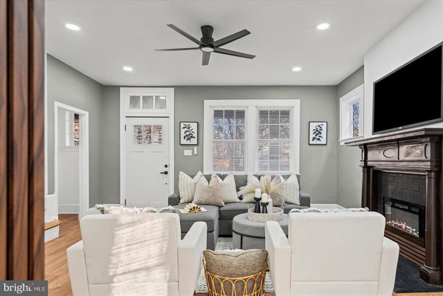 7 YORK CT, Baltimore, MD 21218