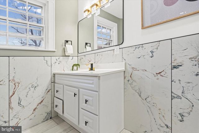 7 YORK CT, Baltimore, MD 21218