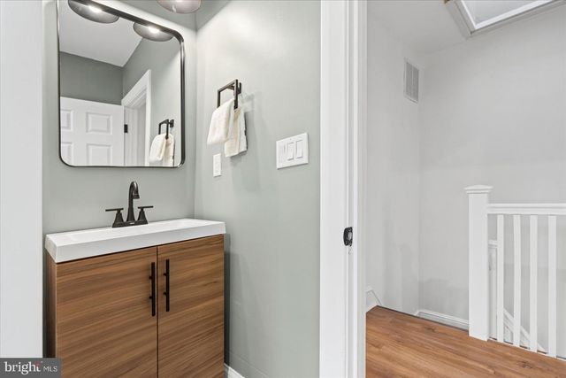 7 YORK CT, Baltimore, MD 21218