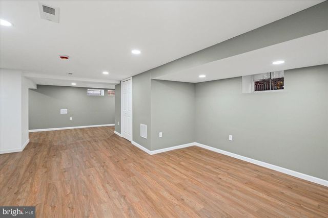 7 YORK CT, Baltimore, MD 21218