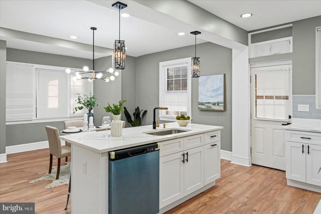 7 YORK CT, Baltimore, MD 21218