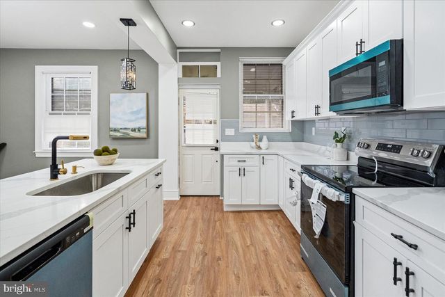 7 YORK CT, Baltimore, MD 21218