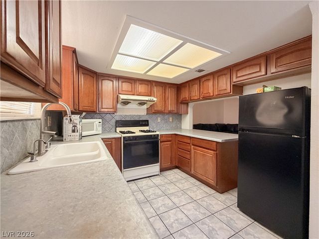 5069 Eldora Avenue 2, Las Vegas, NV 89146