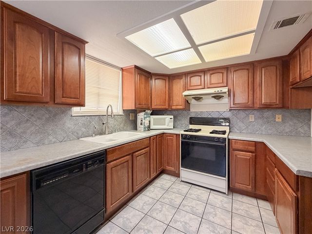 5069 Eldora Avenue 2, Las Vegas, NV 89146