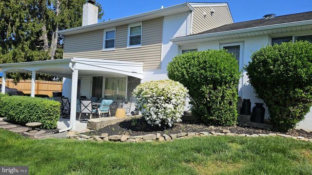 66 ROBIN RD, Holland, PA 18966