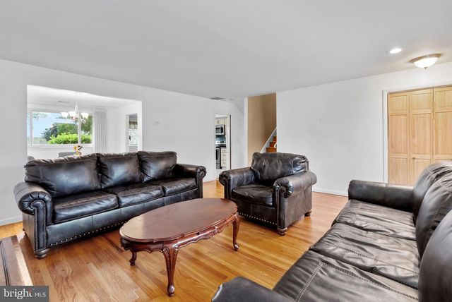 66 ROBIN RD, Holland, PA 18966