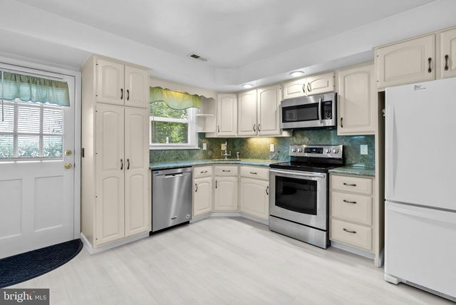 66 ROBIN RD, Holland, PA 18966