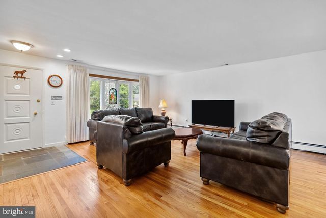 66 ROBIN RD, Holland, PA 18966