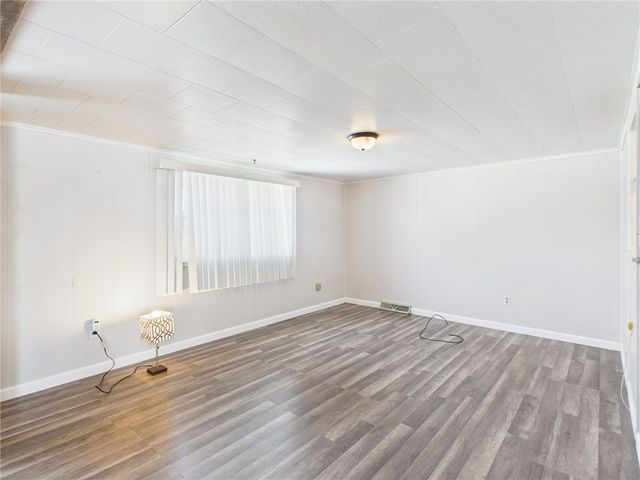 4 Malone Ridge Rd, Hopewell, PA 15301