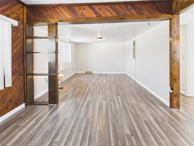 4 Malone Ridge Rd, Hopewell, PA 15301