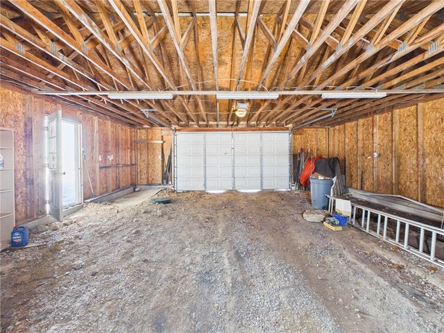 4 Malone Ridge Rd, Hopewell, PA 15301