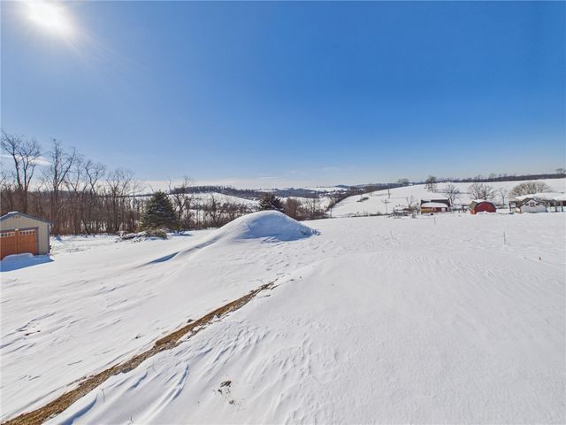 4 Malone Ridge Rd, Hopewell, PA 15301