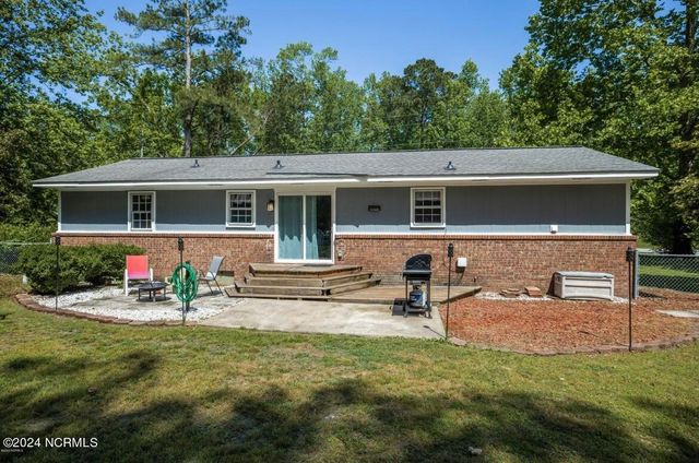 1911 L T Hardee Road, Greenville, NC 27858