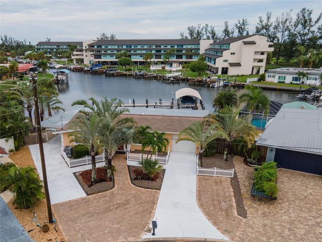 4223 ROYAL PALM DRIVE, Bradenton, FL 34210