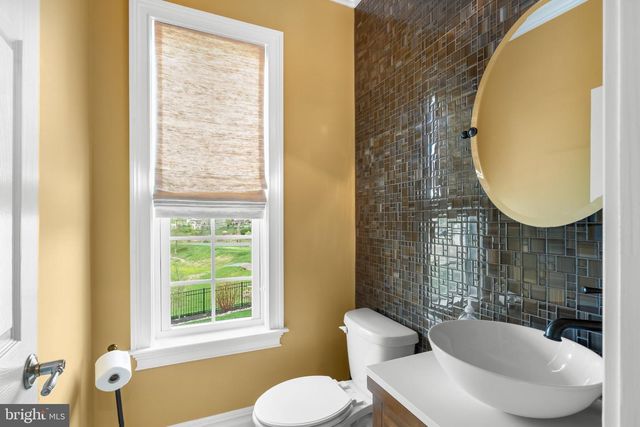 425 MERCER DR, Downingtown, PA 19335