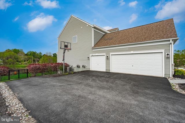425 MERCER DR, Downingtown, PA 19335