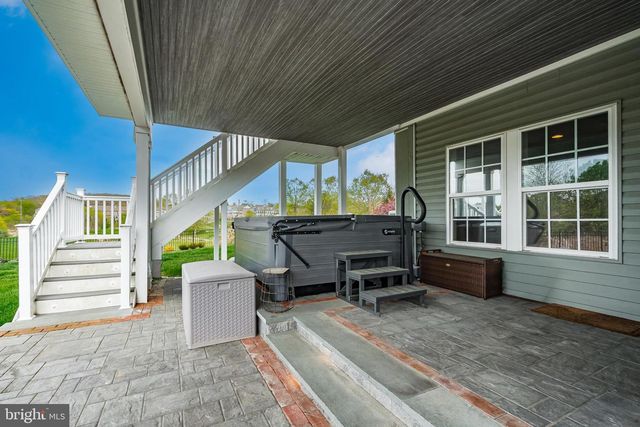 425 MERCER DR, Downingtown, PA 19335