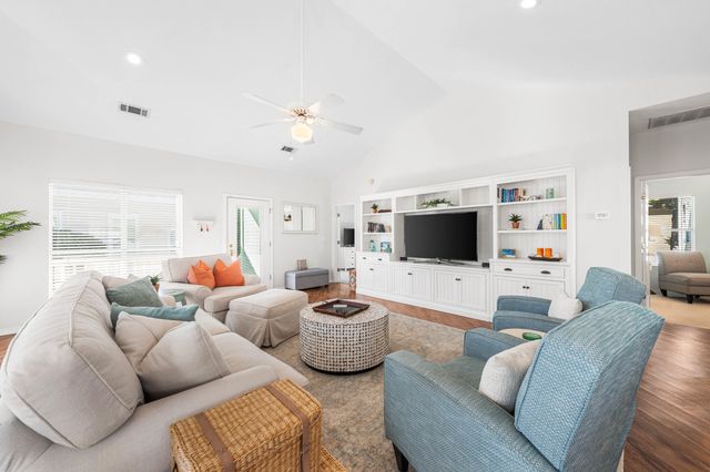 4472 Clipper Cove, Destin, FL 32541