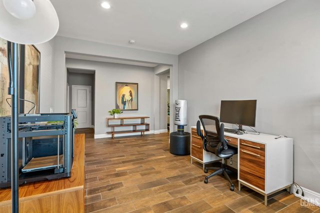 9826 Buckhorn Peak Drive, Bakersfield, CA 93311