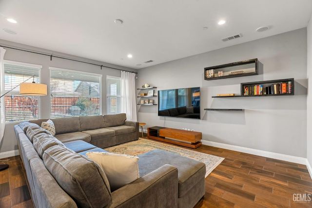 9826 Buckhorn Peak Drive, Bakersfield, CA 93311