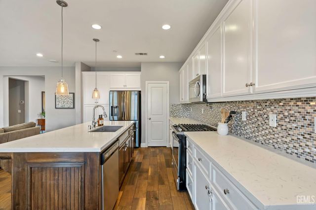 9826 Buckhorn Peak Drive, Bakersfield, CA 93311