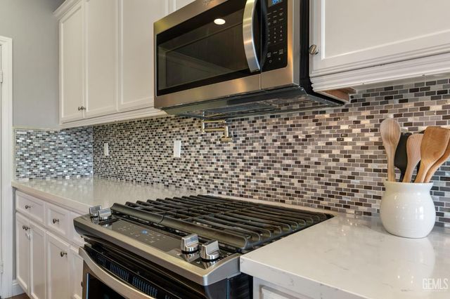 9826 Buckhorn Peak Drive, Bakersfield, CA 93311