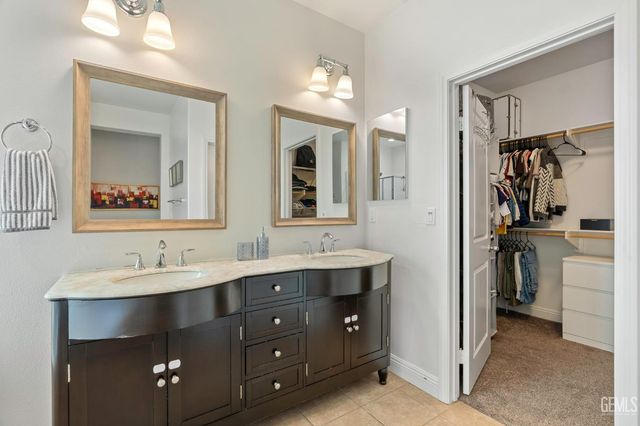 9826 Buckhorn Peak Drive, Bakersfield, CA 93311