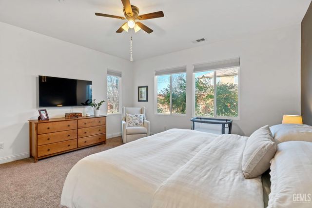 9826 Buckhorn Peak Drive, Bakersfield, CA 93311