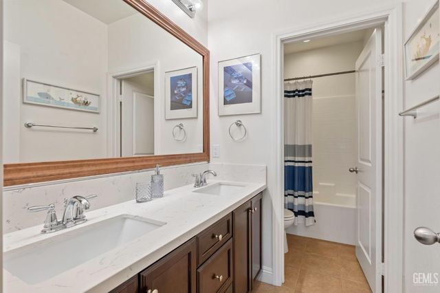 9826 Buckhorn Peak Drive, Bakersfield, CA 93311