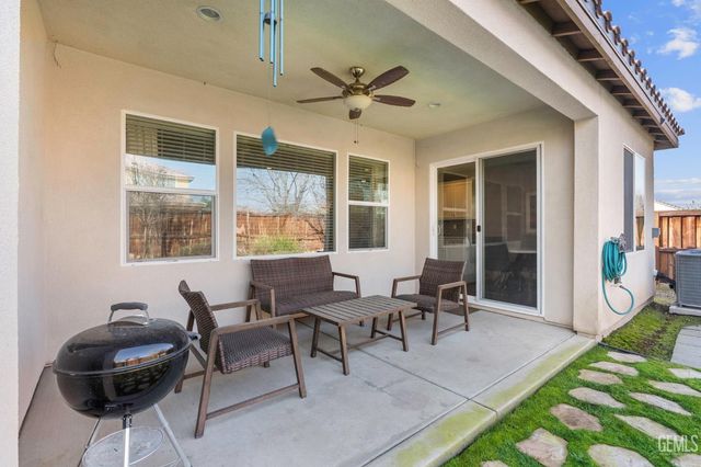 9826 Buckhorn Peak Drive, Bakersfield, CA 93311