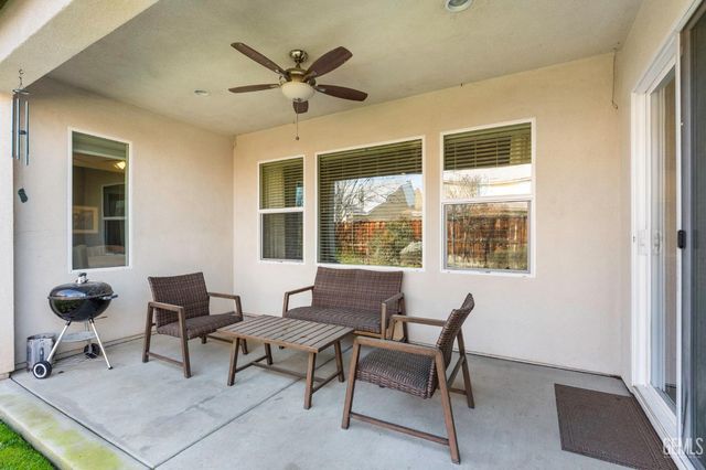 9826 Buckhorn Peak Drive, Bakersfield, CA 93311