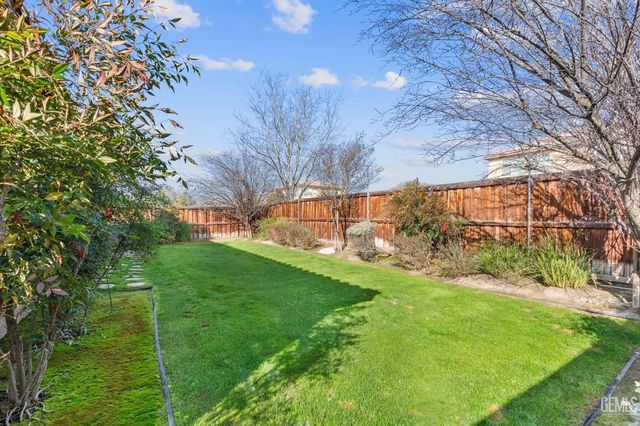 9826 Buckhorn Peak Drive, Bakersfield, CA 93311