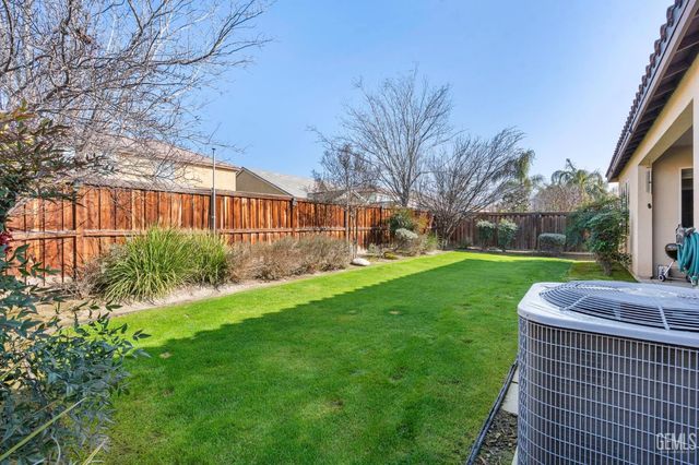 9826 Buckhorn Peak Drive, Bakersfield, CA 93311