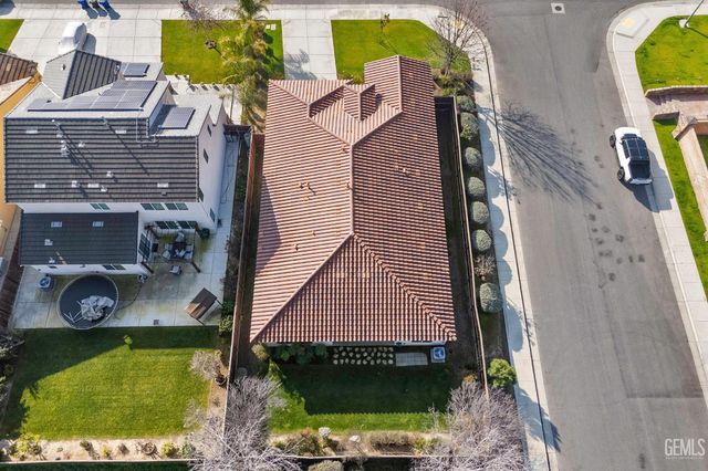 9826 Buckhorn Peak Drive, Bakersfield, CA 93311