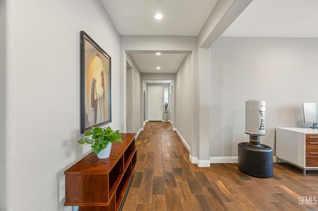 9826 Buckhorn Peak Drive, Bakersfield, CA 93311