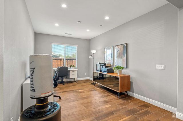 9826 Buckhorn Peak Drive, Bakersfield, CA 93311