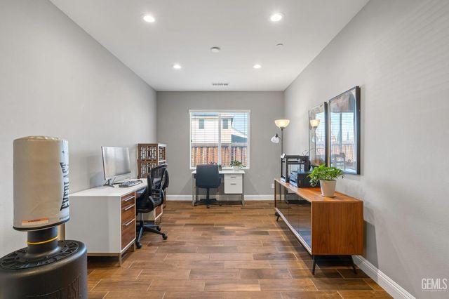 9826 Buckhorn Peak Drive, Bakersfield, CA 93311