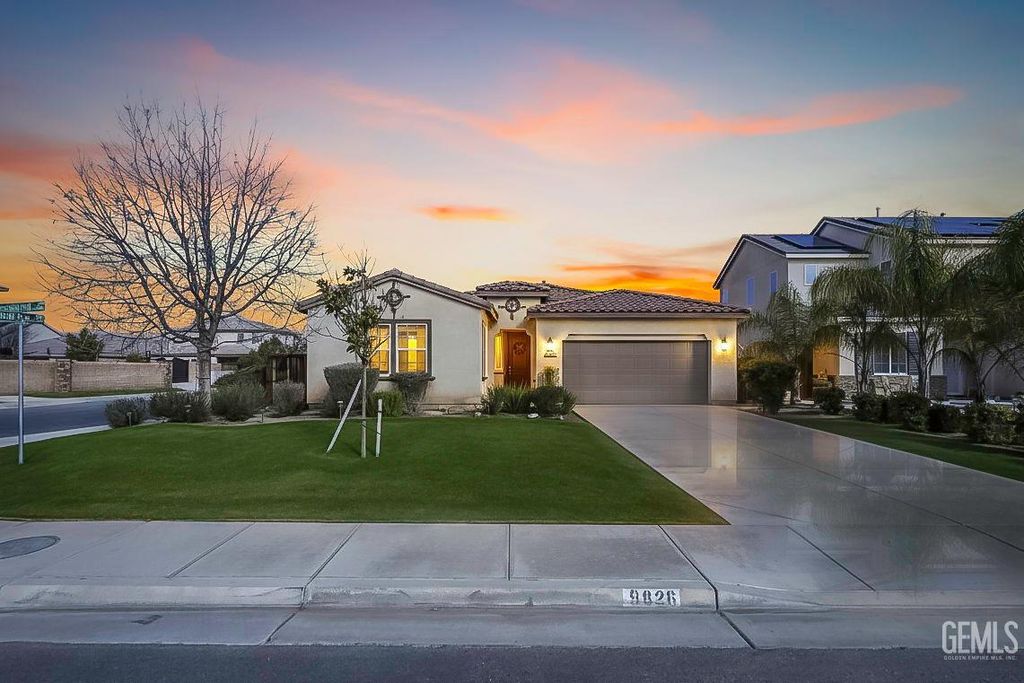 9826 Buckhorn Peak Drive, Bakersfield, CA 93311
