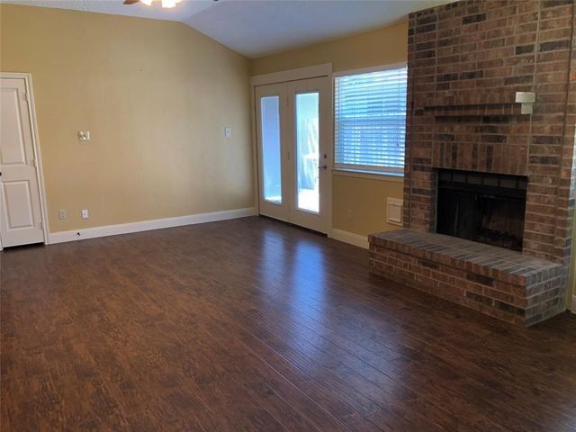 4814 Big Reef Drive, Bacliff, TX 77518