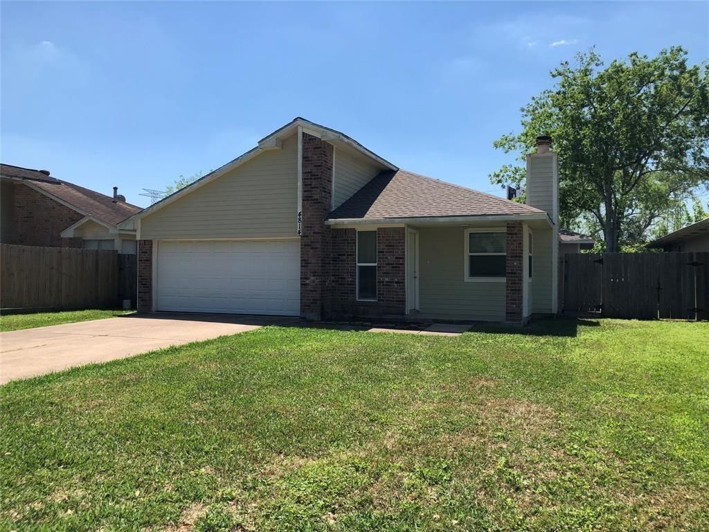 4814 Big Reef Drive, Bacliff, TX 77518