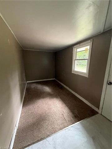 112 Hobbs Avenue, Thomasville, NC 27360