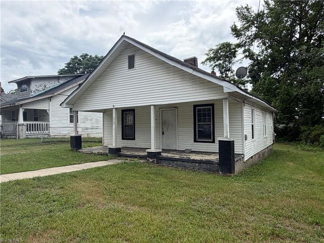 112 Hobbs Avenue, Thomasville, NC 27360