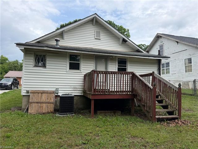 112 Hobbs Avenue, Thomasville, NC 27360