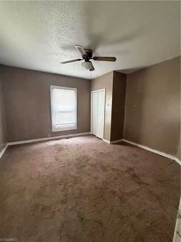 112 Hobbs Avenue, Thomasville, NC 27360