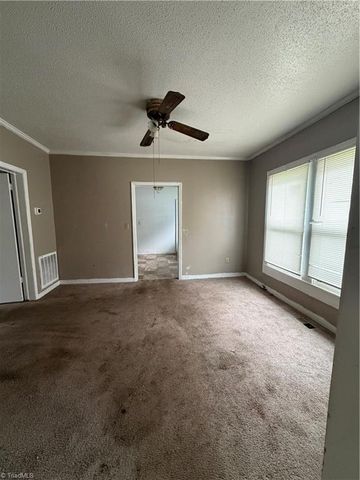 112 Hobbs Avenue, Thomasville, NC 27360