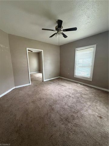 112 Hobbs Avenue, Thomasville, NC 27360